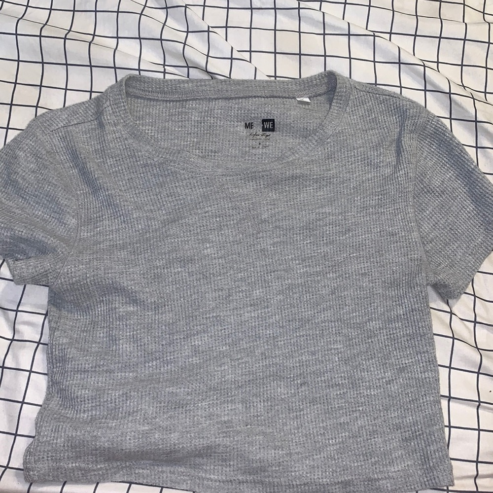 grey me to we crop top